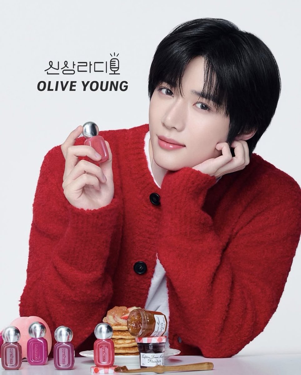 지금 코랄헤이즈 신상 라디오 ON AIR 중 🎧
올영에서 드디어 공개된
프루티 잼&amp;청 글로스🍓🍯

과일을 그대로 졸인 듯한 쫀쫀 제형에
한 번만 발라도 고발색이 미쳤어요✨
실발색 궁금한 사람들
지금 바로 올영라이브로 오세요🏃‍♀️💨
#잼광 #청광 못 고르면 둘 다 고르쟈🫶

oy.run/9bTQOqyXKIa8pL