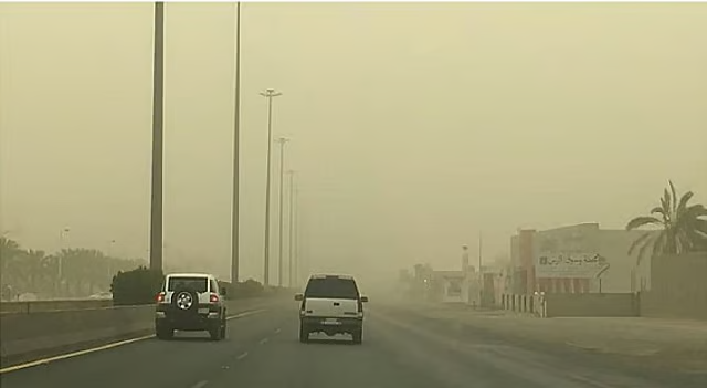 الأرصاد عن طقس الجمعة: تأثير الرياح النشطة المثيرة للأتربة والغبار على أجزاء من مناطق الجوف، الحدود الشمالية، حائل، القصيم والمدينة المنورة تمتد إلى أجزاء من منطقتي مكة المكرمة وتبوك 