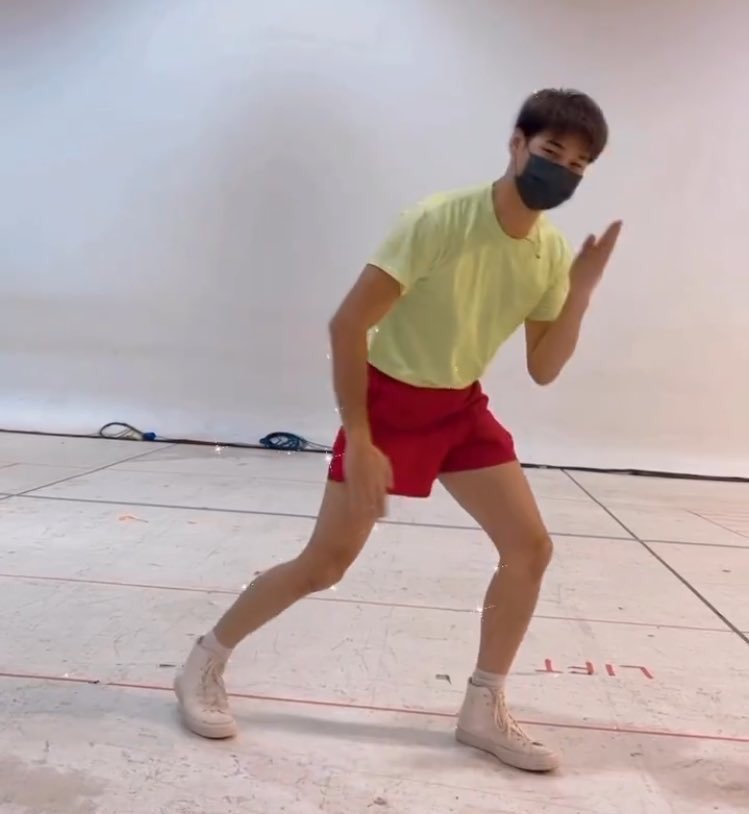 น้องลูกบั๊มศิษย์จารย์โปปปปป ถอดแบบมาเป๊ะ ยันสีชุด 565555555555555