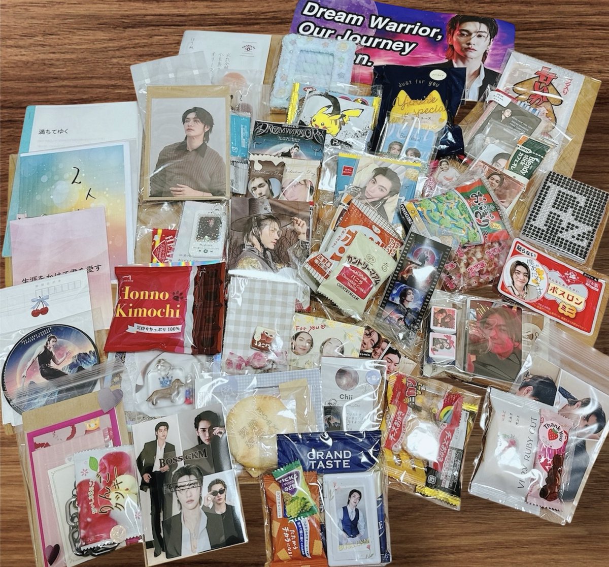 もう一週間以上経ってしまいましたが…
たくさんの方とお会い出来て嬉しかったです！！！
GAもこんなにたくさん…ありがとうございます😭😭
早々に無くなってしまってすみません😭

これに懲りずにこれからも仲良くしてください🙇‍♀️

DREAM WARRIOR OSAKA
#BOSSCKMDreamWarriorOsaka
#Bosschaikamon