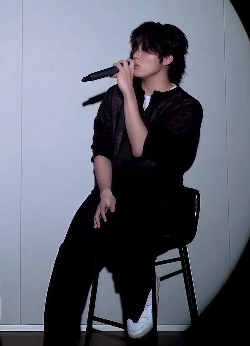 ซออึนกวัง คอมเมนต์ในชาเลนจ์ Greatest Moment ของจองอูว่า

“จองอูน้องเรา… ร้องเพลงโคตรดี… ใจดี… มารยาทดีมาก… เท่ก็เท่… หุ่นก็ดี… แล้วแพชชั่นเรื่องร้องเพลงคือจริงจังสุด ๆ… พี่ได้แต่นับถือเลยว่ะ…”

#TREASURE #박정우 
#GreatestMoment_Challenge 🪽