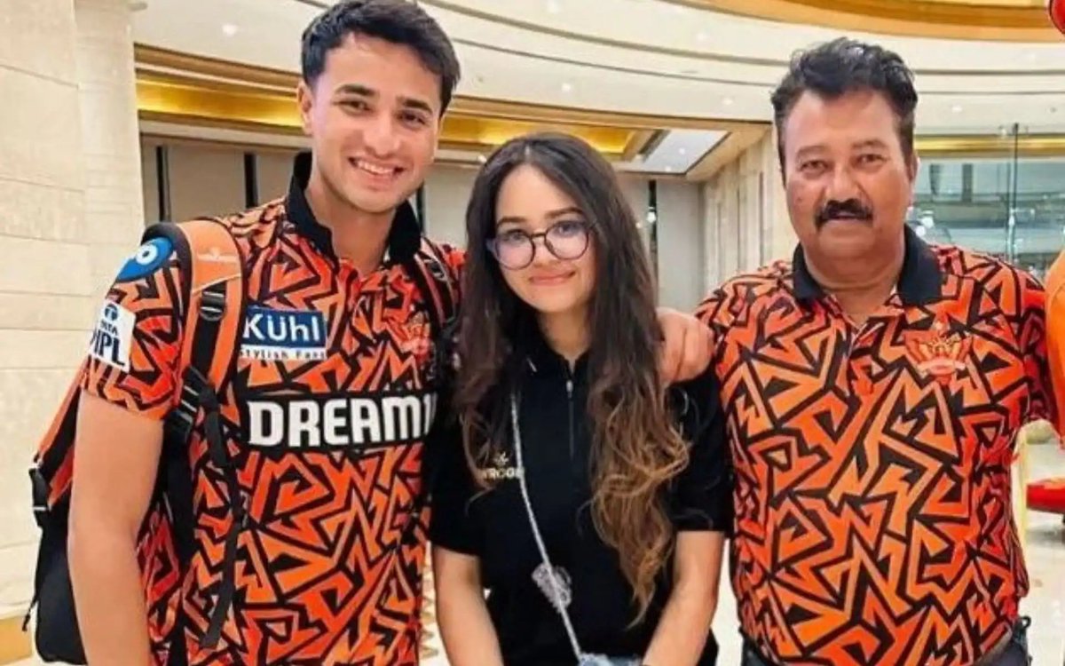 Mann neeva, matt uchi! 

It is sad to see how trolls are going after Abhishek Sharma's sister, blaming her for his recent outings. 

Imagine what they would have gone through seeing him hospitalised in the middle of the World Cup. Extremely insensitive and a reflection of how