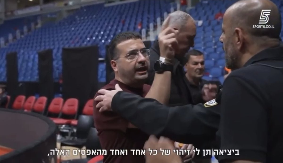 לפני שנה וחצי אני ועוד 3000 אנשים עשינו מנוי לדרייב אין למשחקי הליגה והיורוקאפ של הפועל תל אביב, 
חמישה חודשים אחרי שעשינו מנוי לדרייב אין העבירו אותנו בצורה חד צדדית ובלי לשאול אותנו לשחק ביד אליהו תוך ביטול הווטו של העמותה, פירוק הוועד המנהל והסתה בלתי פוסקת. 

איך עדיין אפשר
