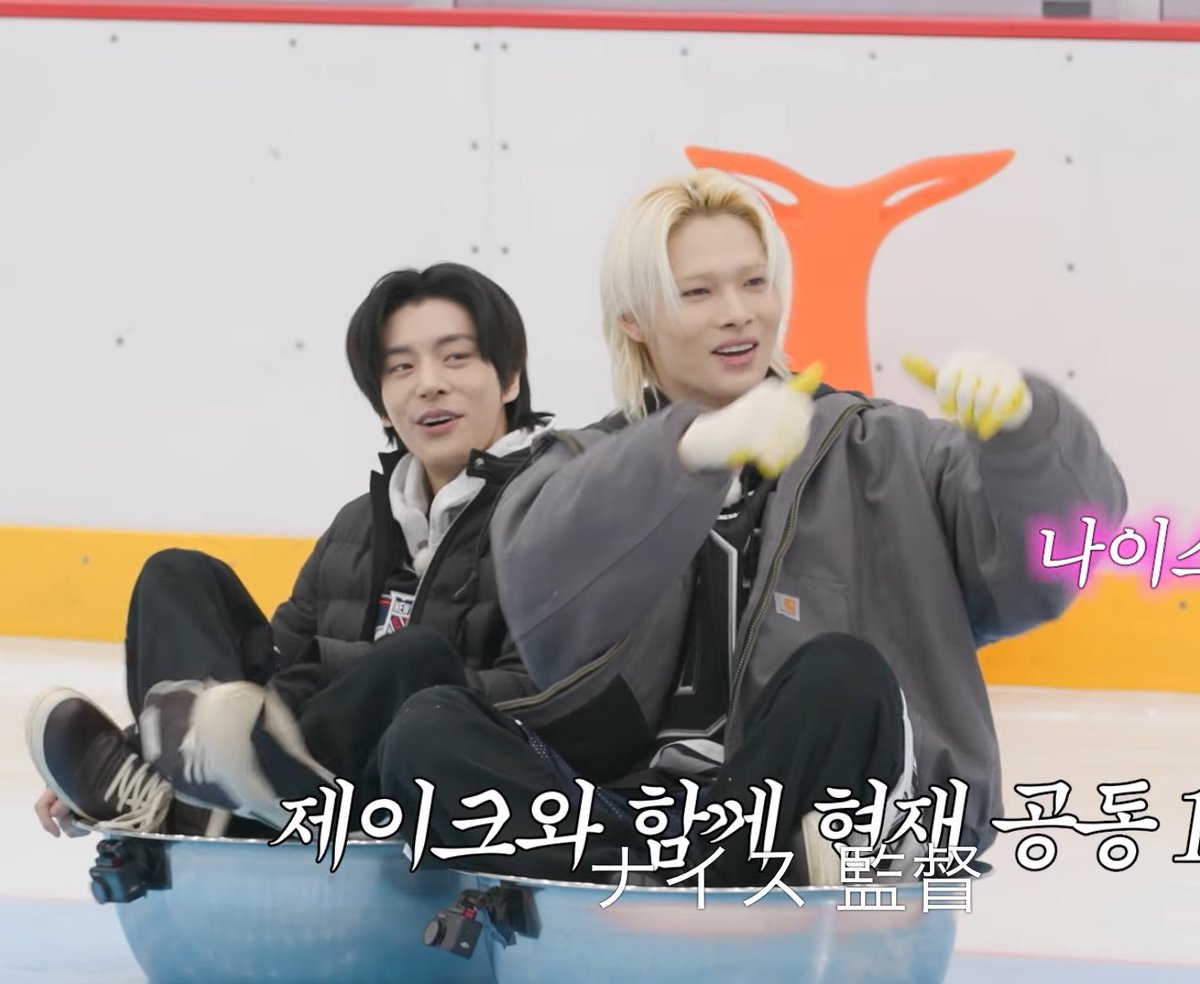 ほぼ原寸大🦮🐥 うちにはステンレスのタライがなかった…