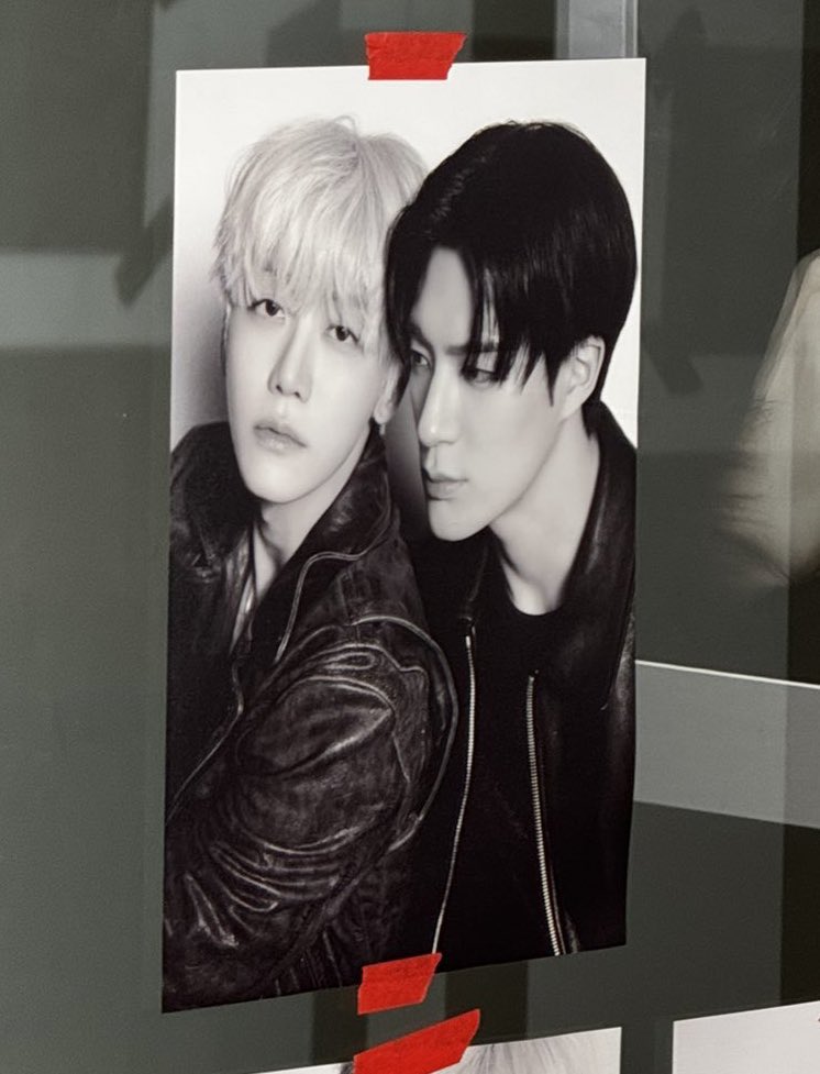 เอาเถอะ มินโน่ทำป้าเป็นเกย์แพนิคไม่หยุดเลย เกิด แก่ เจ็บ เป็นมินโน่ ตาย คือคอมโพสรูปมันถูกใจสาววายมากนะ ใครไม่ซื้อป้าซื้อเอง เอสเอ้มขายจิ้นได้เลย ขายมามากว่านี้ ป้าพร้อมรับความฟินทางใจ มินโน่ดิวะ >0<