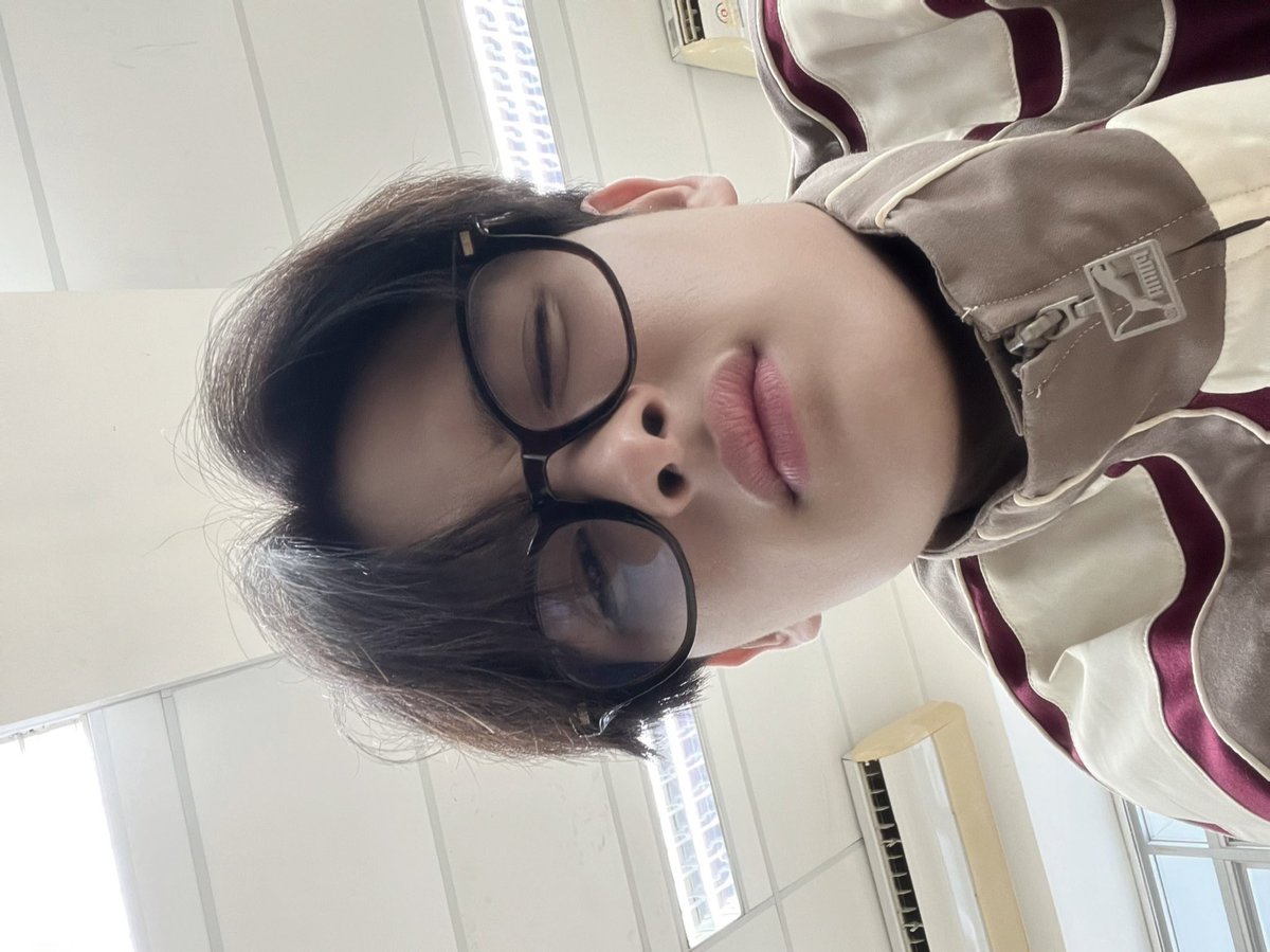 การ์ดเซลฟี่ขุนพล ( no.1 ด้านการเซลฟี่ ) มันควรจะเป็นแบบนี้สิ 🤳🏻  y  𓈒  y  อกหัก..