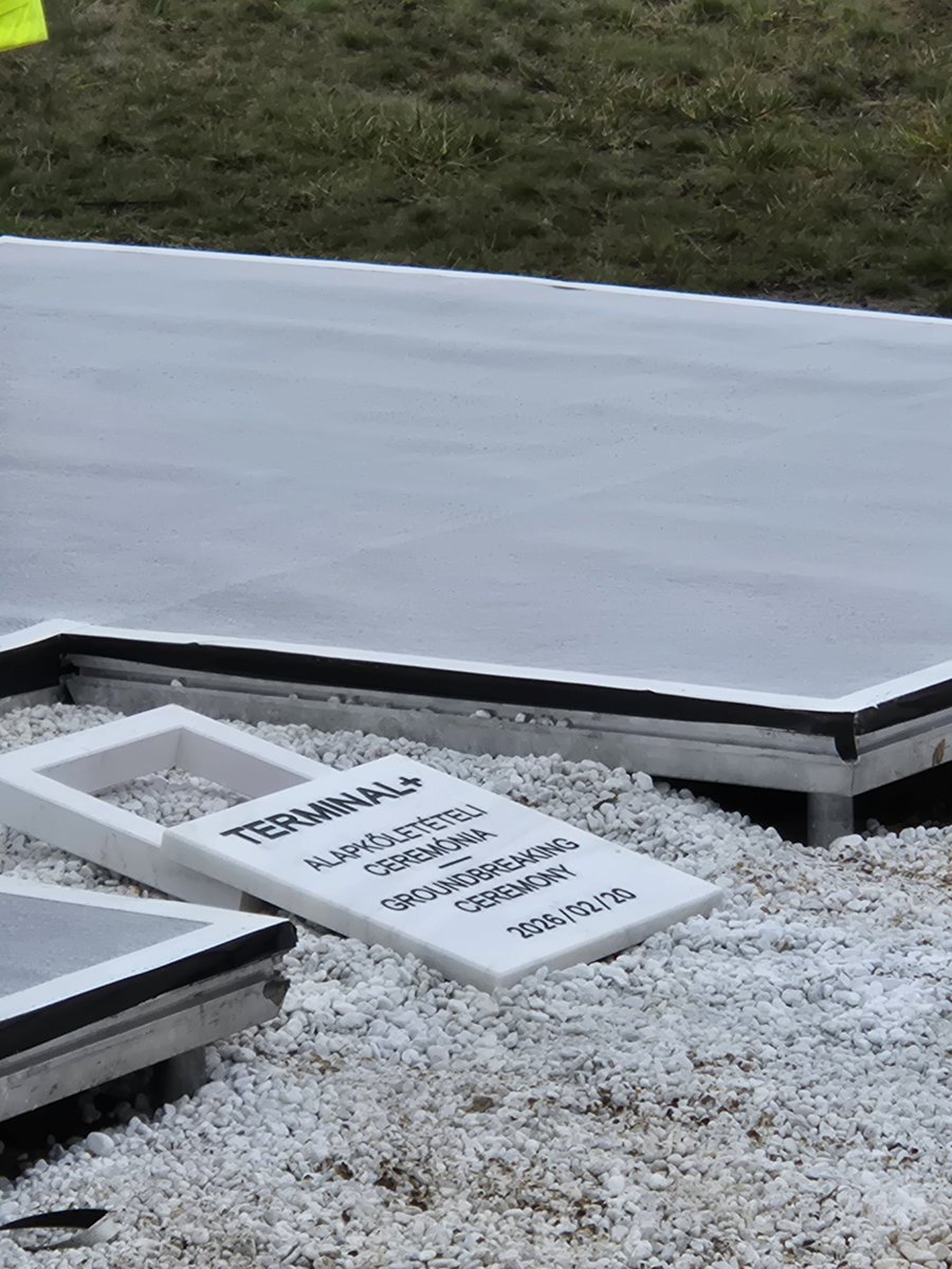 BUDflyerblog's tweet photo. Terminal + a #BudapestAirport új reptérfejlesztési projektje, amelynek alapkővét ma délelőtt rakták le Budapesten https://t.co/4mpZv5aBHM