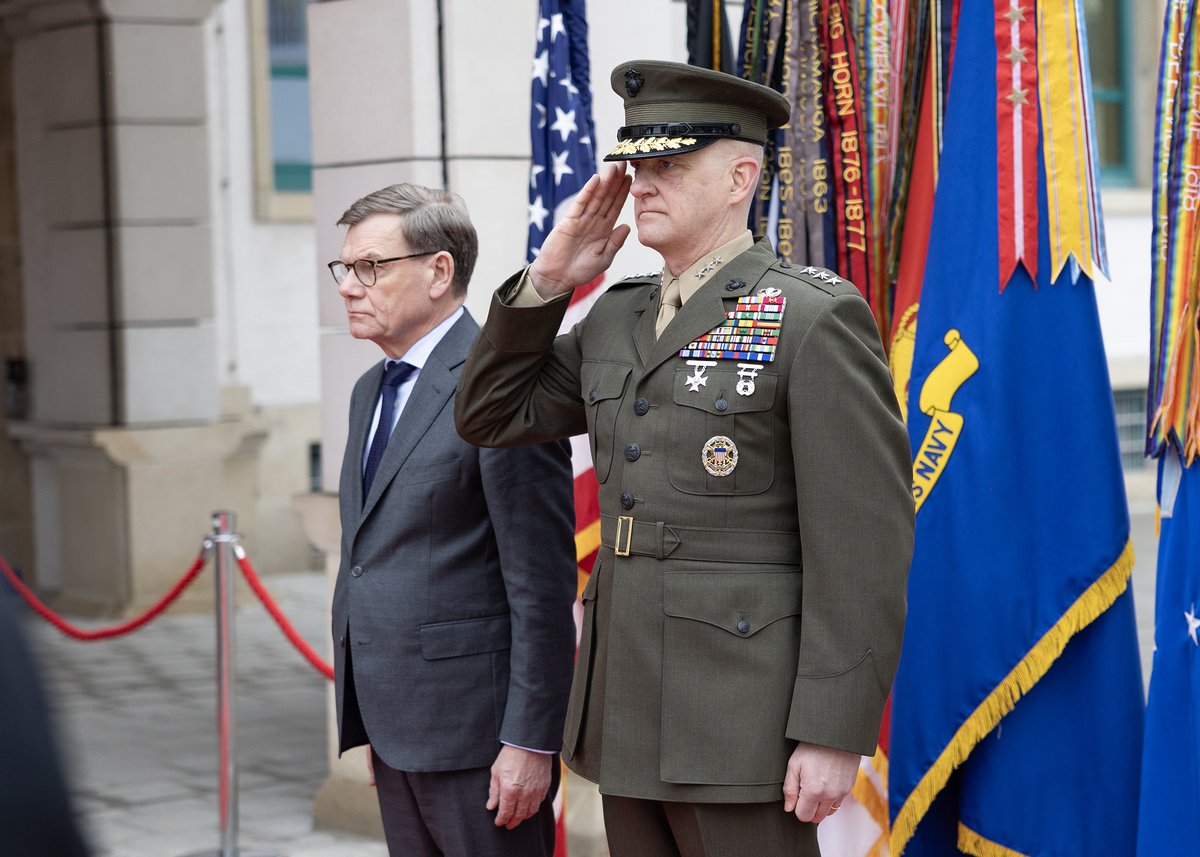 U.S. European Command tweet media