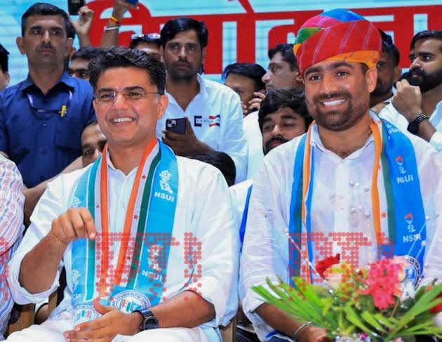 RahulDevGurjar2's tweet photo. NSUI के राष्ट्रीय अध्यक्ष पद पर @VinodJakharIN जी को नियुक्त किए जाने पर हार्दिक शुभकामनाएँ एवं बधाई। 
छात्र हितों के मुद्दों पर आप अपनी आवाज़ बुलंद करते रहें और आगे बढ़ते रहें। पार्टी के प्रति आपका समर्पण और संघर्षशील नेतृत्व संगठन को एक नई ऊर्जा और दिशा प्रदान करेगा। https://t.co/c2msqzxuzU