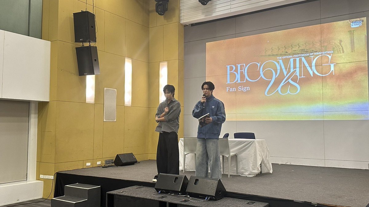 GmmtvShop's tweet image. นำภาพบรรยากาศของ WINNYSATANG ในงาน BECOMING US | THE OFFICIAL PHOTOBOOK OF WINNYSATANG FAN SIGN มาฝากค่า

#WinnySatangFansign 
#BECOMINGUSxWinnySatang
#WinnySatang
#วินนี่สตางค์
#GMMTV