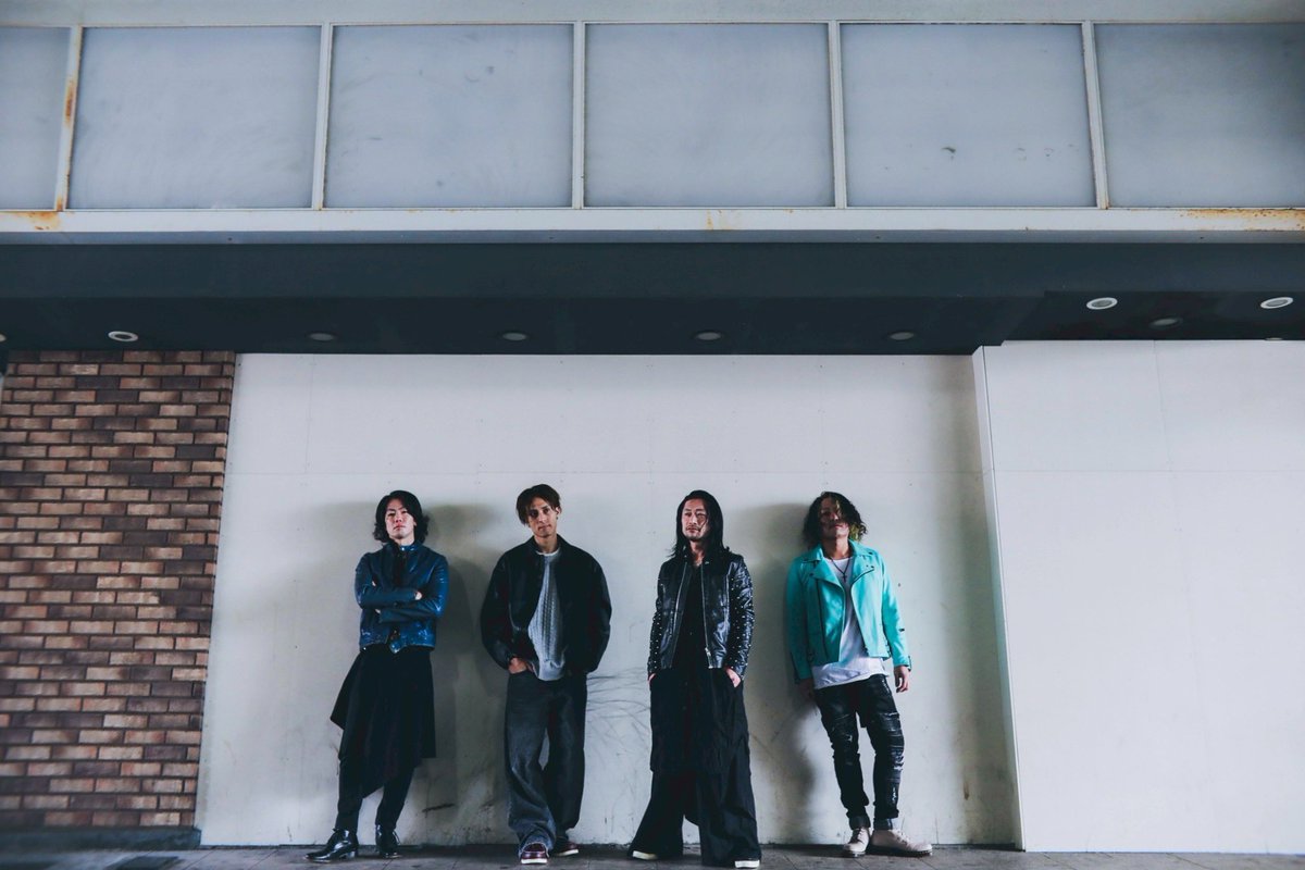 cian_sora's tweet image. 親友バンド
ZiONの新アー写が公開されたので
勝手ながらうちのと並べてみました

全員全力でカッコつけてますけど

普段は愛すべき馬鹿たちです

@gonbe_tanemaki
@sorairocian