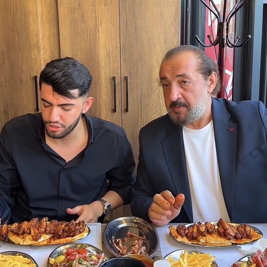 Bedri Usta isimli terbiyesize destek veren, mekanında vergi almayarak vergi kaçakçılığı yapan ve Amedspor'u takip eden kanatçı Ayaz'ı da boykot ediyoruz. Hainleri beslemeyelim. Boykot çağrısını devam edelim.