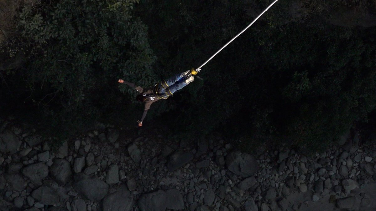 anitasedain's tweet photo. In my
“Zindagi na meligi doobara” era
#bunjeejump #thelasteesort https://t.co/XncteQB8rI