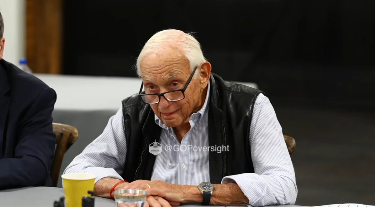 JasonBermas's tweet image. I've only watched the first 5 minutes of the Les Wexner deposition and his demeanor is incredible, the uncomfortable smile and laughing, biting his tongue, winking, they guy truly can't even believe this is happening.