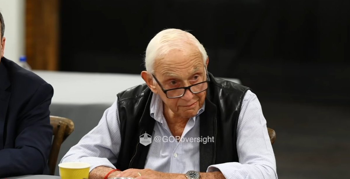 JasonBermas's tweet image. I've only watched the first 5 minutes of the Les Wexner deposition and his demeanor is incredible, the uncomfortable smile and laughing, biting his tongue, winking, they guy truly can't even believe this is happening.