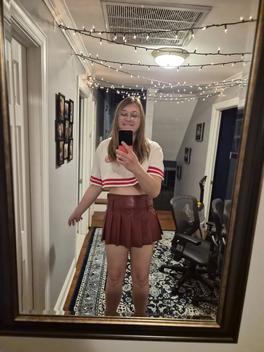 joanpyc's tweet photo. Also never got a good pic of my outfit with my makeup but heres me trying on the outfit yesterday and also me on stage at the event https://t.co/3TMVRR7aMa