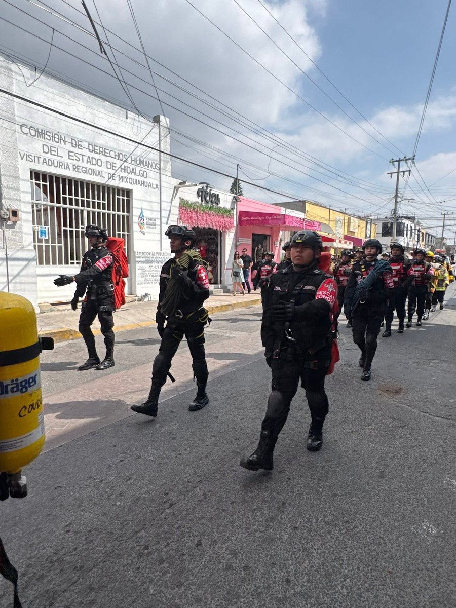 Desfile Cívico Militar en el Estado de Hidalgo.

#CóndorCercaDeTi 
#voluntarios 
#VocaciónDeServicio 
#pormexico #simulacro