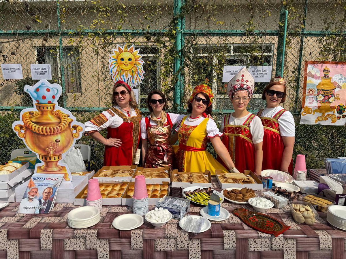 RusEmbIndia's tweet photo. 🇷🇺🇮🇳 On February 19, the #Russia’n Embassy in #India hosted a festive celebration of #Maslenitsa, organized for the students of the University of Delhi @UnivofDelhi.
👉🏻 https://t.co/VwgsdHdMFo
#RussiaIndia
#DruzhbaDosti https://t.co/jnnMniutwY