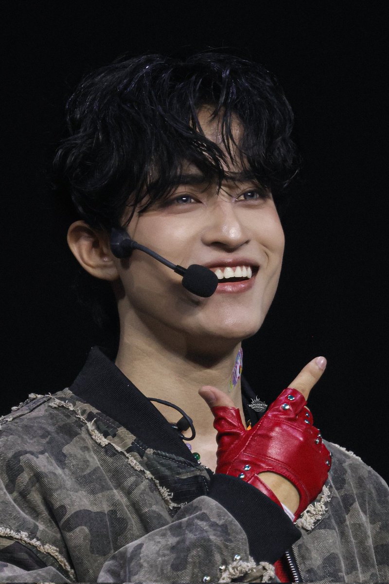 260214 ✦︎𝐁arcode 𝐓innasit✦︎   

อาจจะดู bad boy น่าดู แต่ว่ามีแค่ you❤️

CLOVER RISE TO THE TOP
#RISERCONCERTD2 #CLO_VER
#barcodetin <a href="/BarcodeTin/">Tinnasit</a>