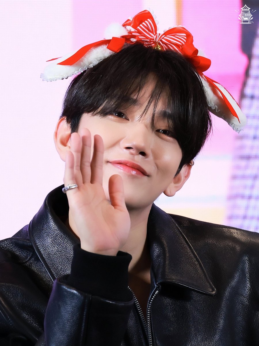 RAN◠‿◠ tweet media