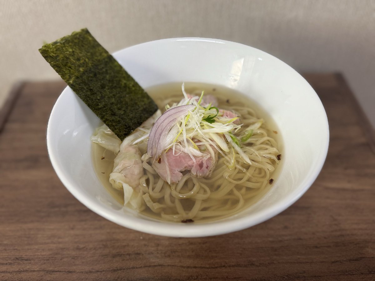 本日の限定は
【味噌ら〜めん】
【昆布水つけ麺】です🍜
【味噌ら〜めん】は数量限定になります。

【貝出汁ら〜めん】は午後から提供いたします🙇🏻‍♀️