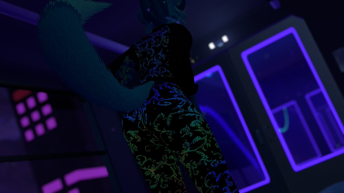 KittyDaFloof tweet media