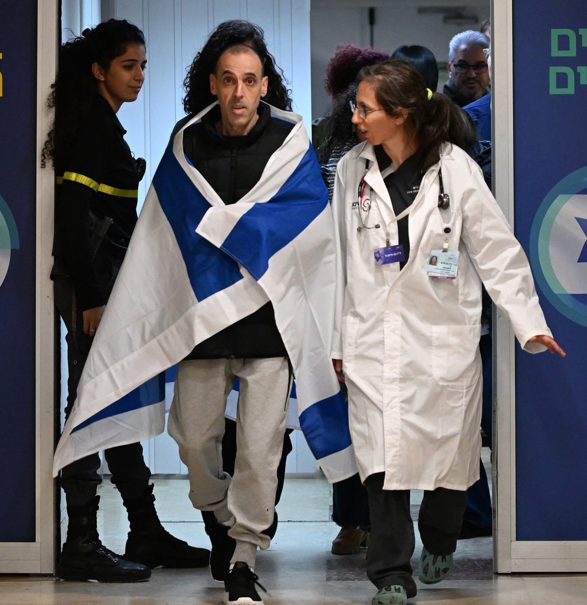 👇👇👇👇👇👇👇
Gabriele Paglialonga 

Negli ultimi 16 mesi siamo stati inondati da allarmi di "carestia" a Gaza. Ci è stato detto che quello che stava accadendo a Gaza era un'apocalisse umanitaria, un'intera popolazione stava morendo di fame, bambini denutriti, madri che non