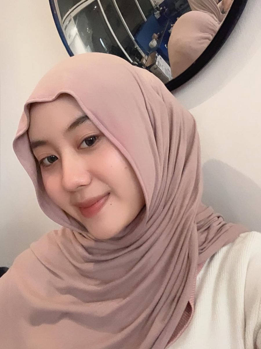 Ade tweet media
