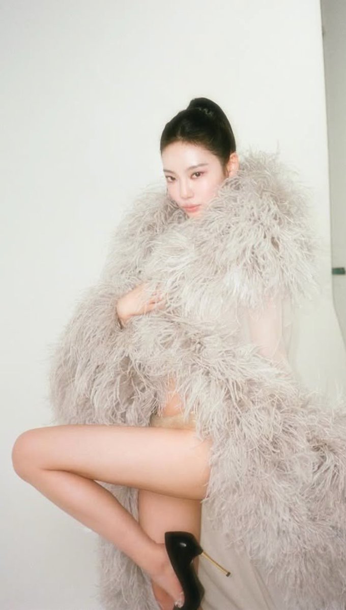 ใส่ Gucci แล้วยังไงพี่ทำให้กำแพงสั่นได้เสมอเพราะอินเนอร์มันมาจากข้างในไม่ใช่ชุด