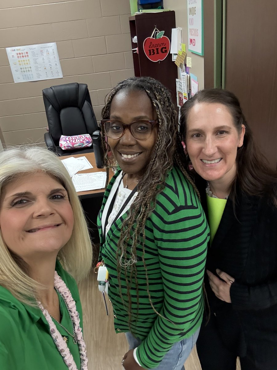 Tammi Davis tweet media