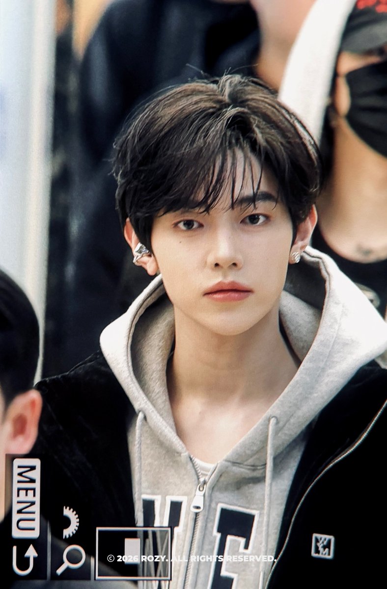 𝐑𝐎𝐙𝐘 tweet media