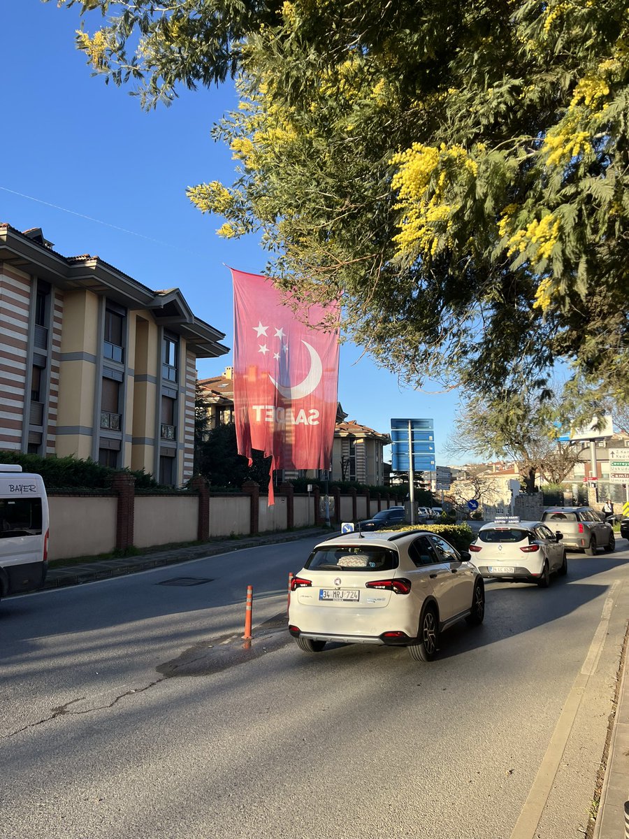 ist2334's tweet photo. @uskudarbld @SaadetPartisi 
Seçim biteli çok zaman oldu.
Kalkması gerekmiyor mu artık? https://t.co/VXtN6rnchR