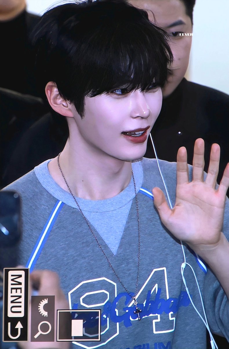 𝐅𝐄𝐕𝐄𝐑 tweet media