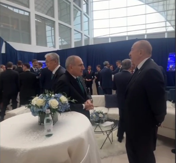 Paşinyan ve Aliyev Washington`da gayriresmi temasta bulundu 

bolsohays.com/haber-158507/p…