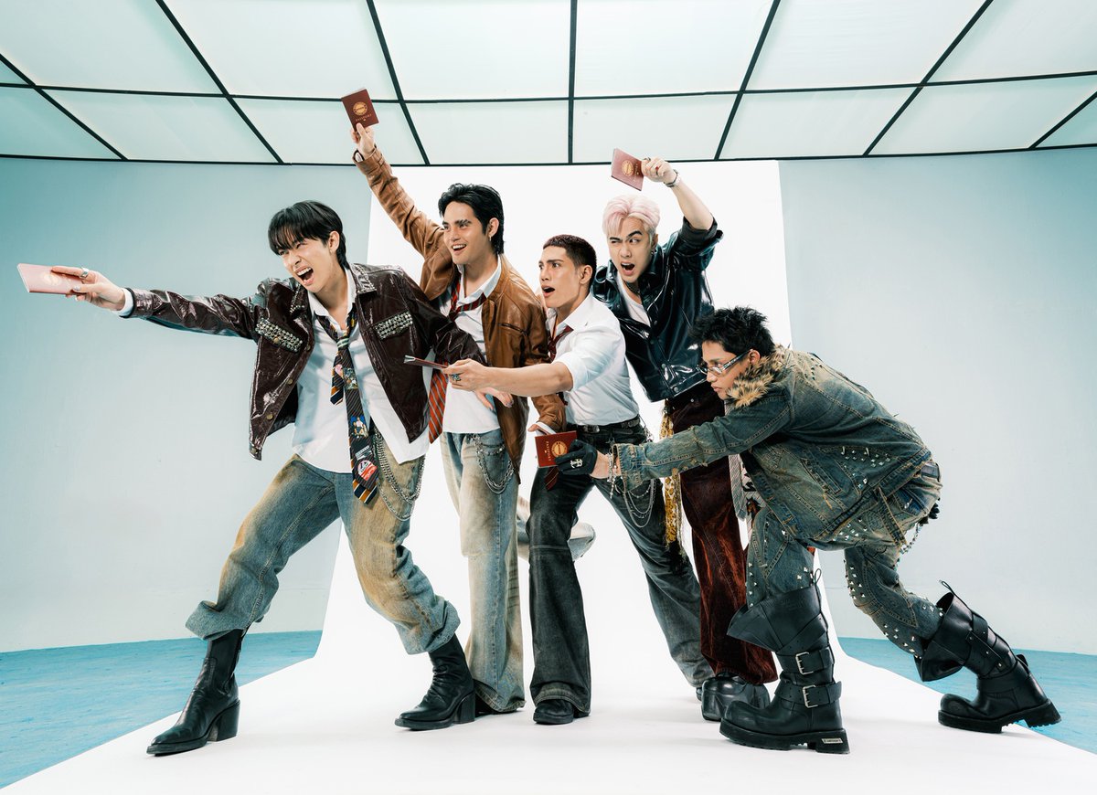 inrock's tweet image. 祝 ✨3月来日！　#SB19 新章スタート🎉
新曲「VISA」＆MVリリース
「Simula At Wakas」を経て、さらなる自信と覚悟を刻んだ新曲「VISA」。単なるエンタメを超え、社会を挑発し、聴く者の“心地よさ”を揺さぶる。アーティストとしての圧倒的な意志が宿る楽曲＆MVは必見。
3月には音楽フェス「D.U.N.K.