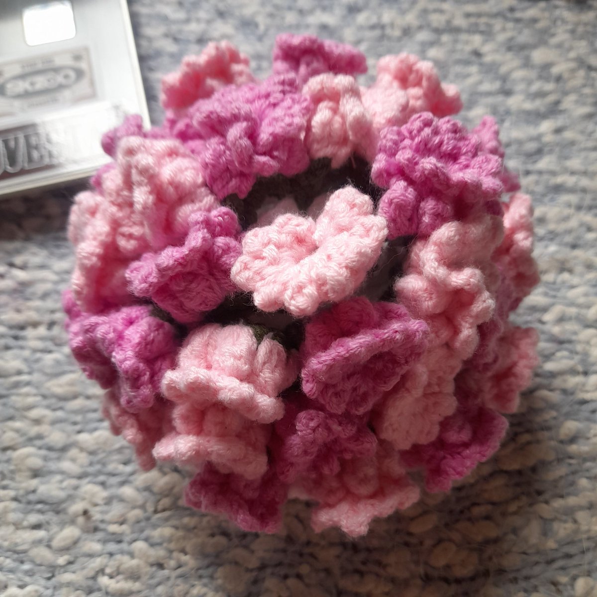 _mochi_craft_'s tweet photo. #mochiUPDATE
COMISSION done!
Client from FB (a stay hihi)
💐Coaster table bouquet Set💐
#crochet #artcraft #comission https://t.co/v9YSfrJzyl