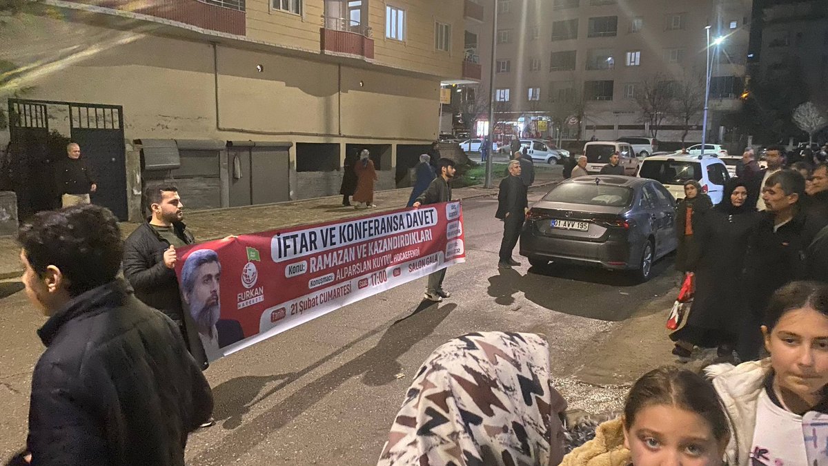 Alparslan Hoca Batman'da! 

Alparslan Kuytul Hocaefendi'nin Batman Emniyeti'nin engellemeleri ve Ramazan ruhunu söndürme çabası üzerine gerçekleştireceği iftar ve konferans programı için duyuru çalışmalarımızı sürdürüyoruz! 

📍 Batman