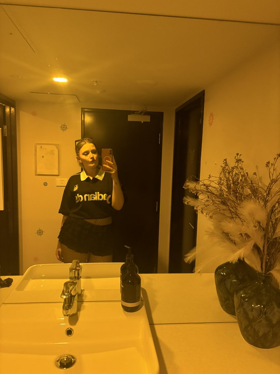 Final show of the back to badlands tour!!!!