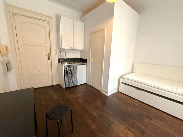 BruxellesLouer's tweet photo. Studio 1 chambre à louer à Bruxelles - Quartier Châtelain / Place Stéphanie 🏡
#Bruxelles #Chatelain #PlaceStephanie #StudioEtudiant #LocationBruxelles #ImmobilierBruxelles #EtudiantBruxelles #ConfortEtudiant #CentralEtudiant #BruxellesHome https://t.co/esYdhFEa3c