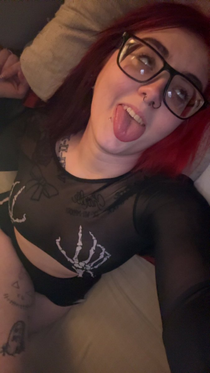 LillyRain1234's tweet photo. Can we chat naughty on my only fans? https://t.co/PX0PgtKyfD