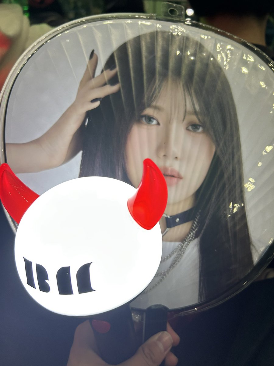 まーと tweet media