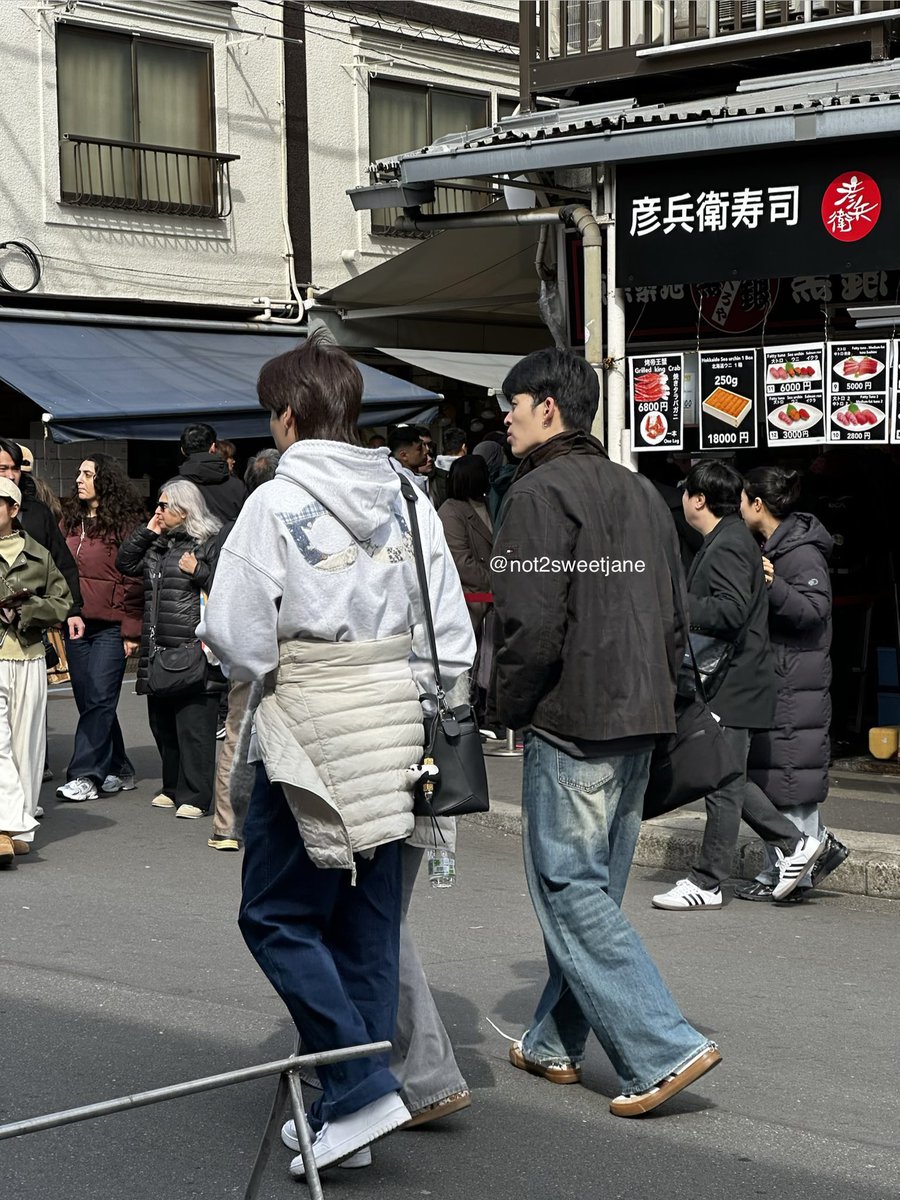 Chew ☾ tweet media