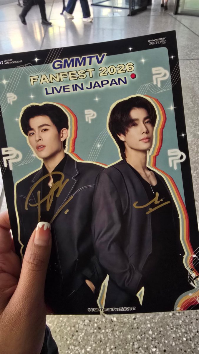 ภว. : คอนนิจิวะ
ชั้น : คนนี้ดิว่ะะะะ
ภว. : เอา คนไทยหรอ
ชั้น : ช่าย วันนี้หล่อมากอีกวัน 
ภว. : ขอบคุณค๊าบ
ปอนด์ : สวัสดีค๊าบ
ชั้น : มาญี่ปุ่นครั้งแรกเพราะเทอสองคนเลยนะ
ปอนด์ : อาวหรอ อาหารญี่ปุ่นอร่อยมากต้องลองนะคับ
ชั้น : ค๊าบบบ เจอกันพรุ่งนี้

สตาฟไม่ได้ไล่