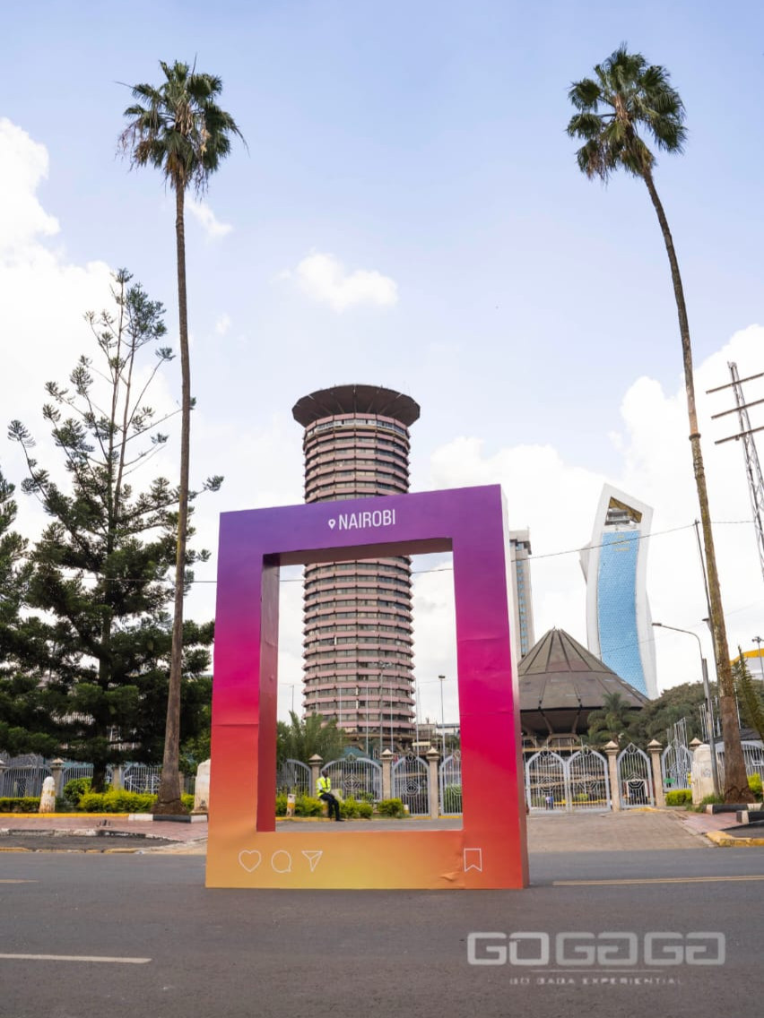 gogaga_ke's tweet image. Bold branding meets iconic backdrops. This custom photo moment was intentionally placed to blend city pride with brand visibility, creating an instant connection for guests and passersby alike.

What’s the first thing you notice in a setup like this? 👇📸

#EventProduction