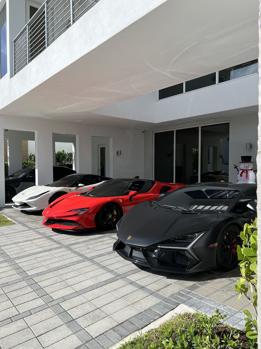 𝕄𝕒𝕟𝕕𝕪 ℂ𝕙𝕒𝕤𝕖 tweet media