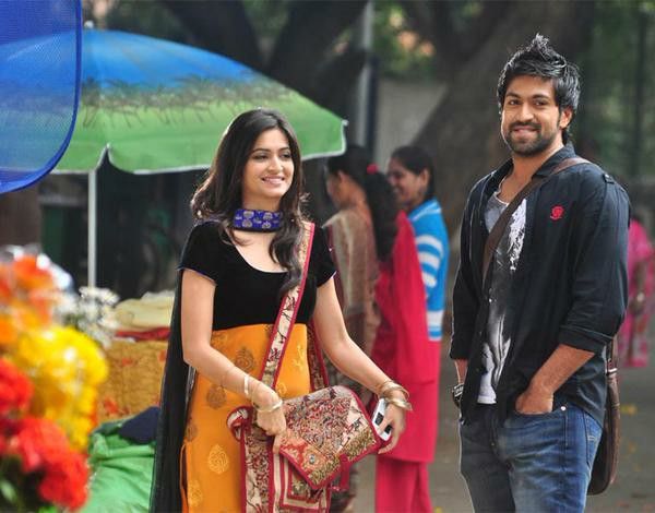 hajarkagalwa's tweet photo. Yash in action movies is okay but yash in his rom-com films was the peak 🤌🏻 https://t.co/kPvNXLXAuz