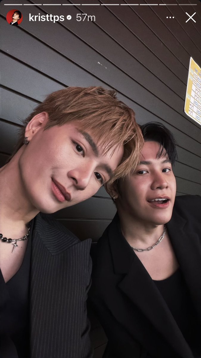 gigijee's tweet photo. สุดหล่อทั้งสองและผองเพื้อน

#คริสสิงโต https://t.co/sLIinPvHRL