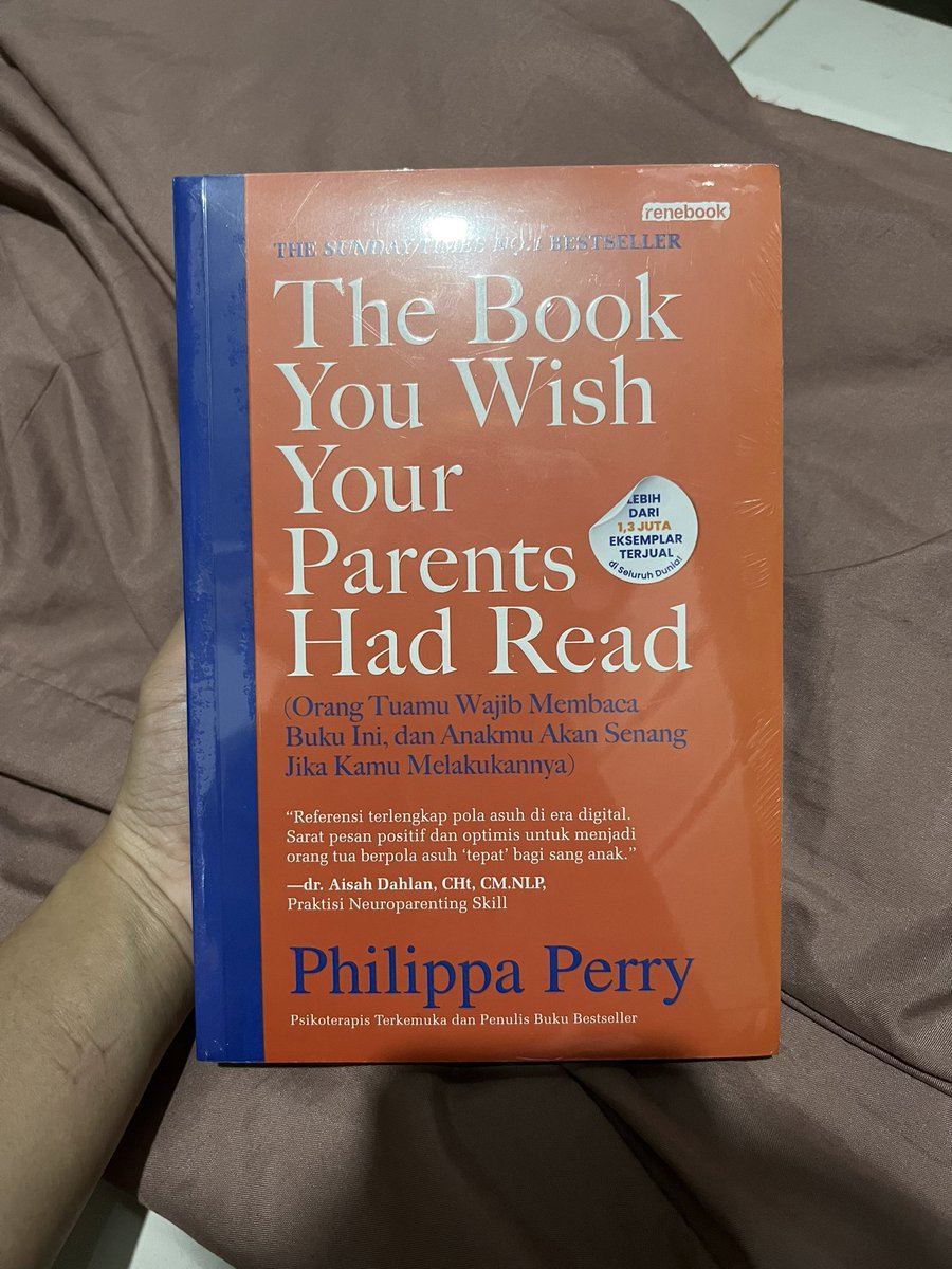 foruhaney's tweet photo. halo guys aku jual buku brand new, masih segel, literally untouched, belum sempet dibaca 😭

kondisi: 10/10, no defect, no fold, masih segel
harga: -TBYWYPHR 130k
-Cantik Itu Luka 120k

Bisa CO lewat oren 🍊
 yg mau bisa comment ya nnti aku tag di linknya https://t.co/k7eOoXQ2MY