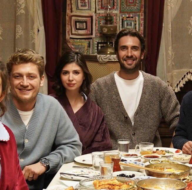 gelenekselleşmiş bölüm öncesi ‘benimkiler’ postu🌹