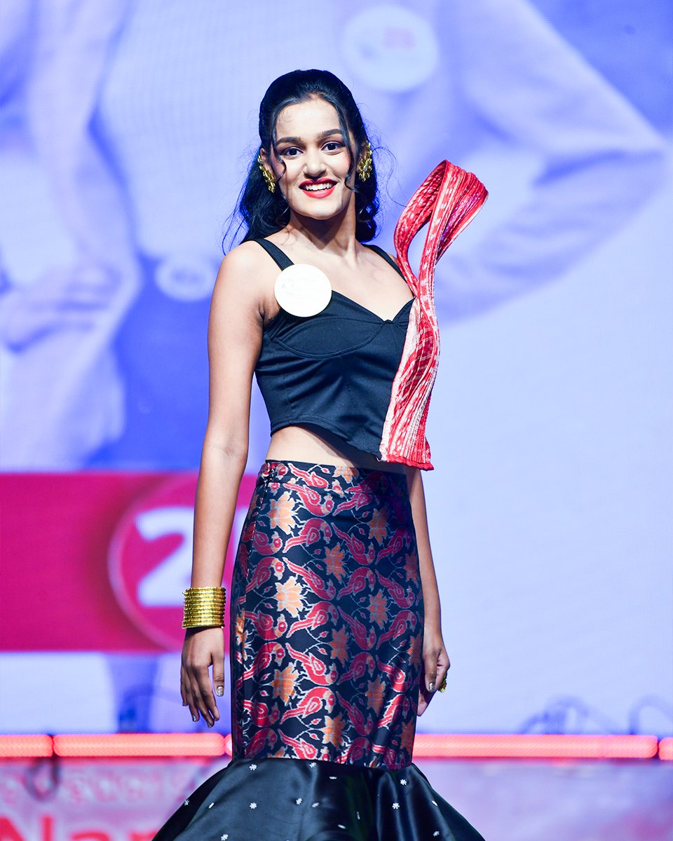 Her walk during the ethnic round was composed and beautifully controlled.
For more info, follow us on:
Facebook: facebook.com/kiitnanhipari/#
Instagram: instagram.com/kiit_nanhi_par…
#KIITNanhiPariSilverJubilee #KIITNanhipari25Years #SilverJubilee #Nanhipari25Years #SilverJubileeCelebration